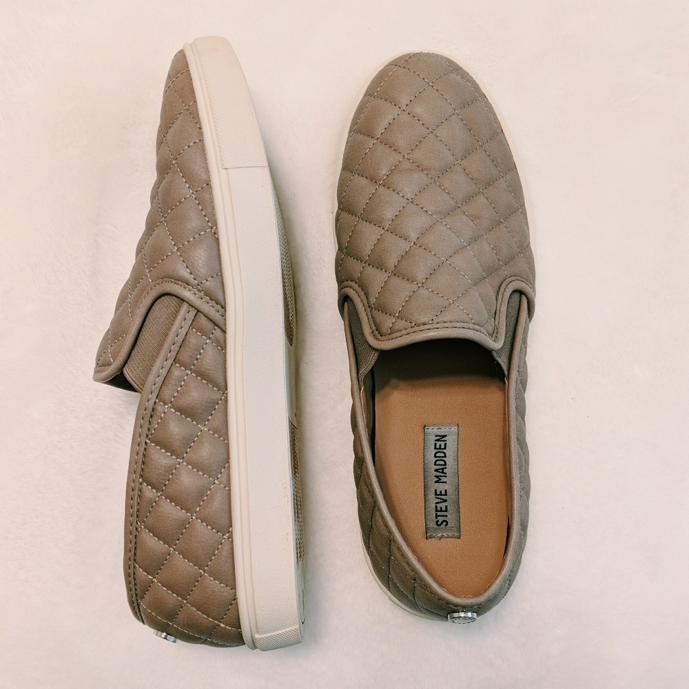 Steve Madden women's slip-on shoes! Size 10